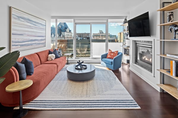 Luxury Co-Hosts vacation rental living room